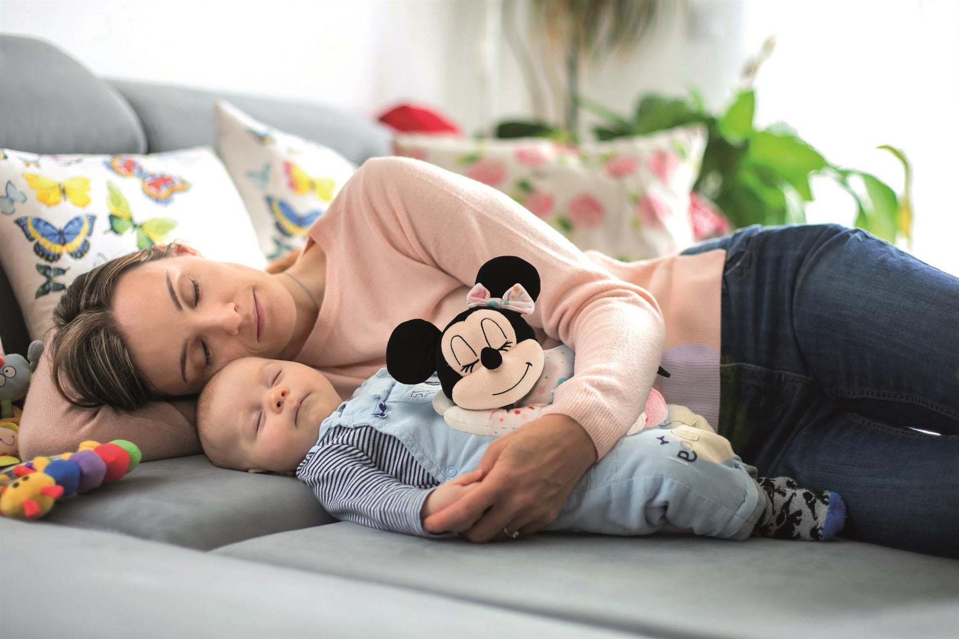 Clementoni elektromos zenélő plüss Minnie egér elalvást segítő bébi játék – kép 3